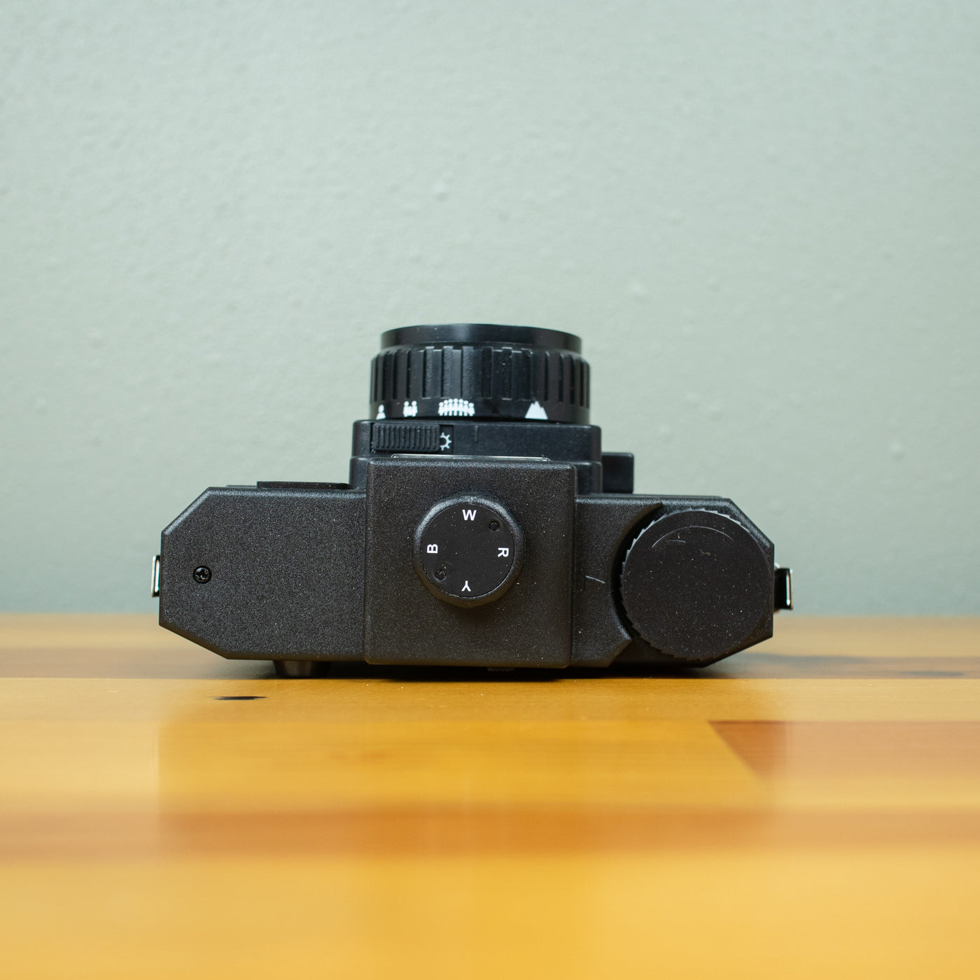 Holga 120GCFN Glass Lens With Color - Main Image