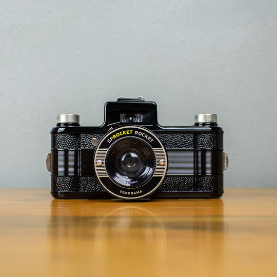 LOMOGRAPHY JAPAN SPROCKET ROCKET フィルム付き Sprocket Rocket 35mm Baja Blue – Lomography